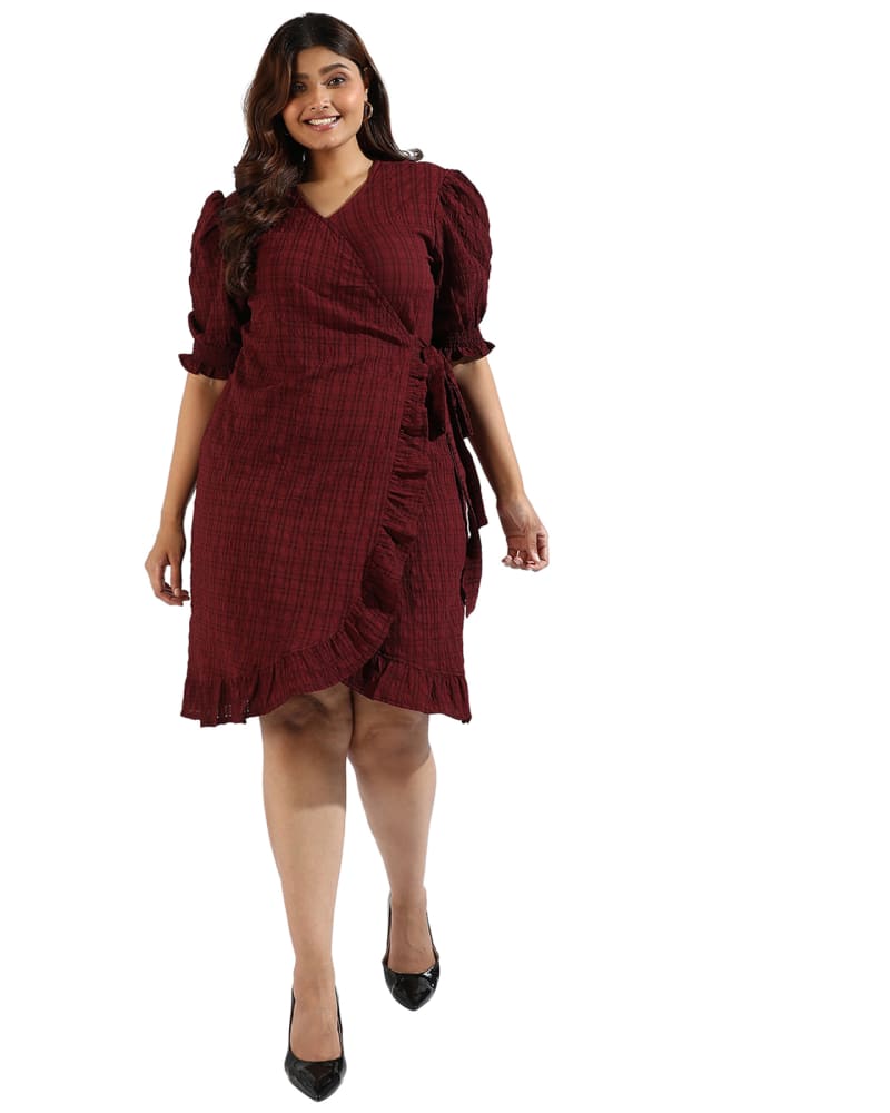 Front of a model wearing a size 5XL Women Solid Tie Front Casual Dresses in Red by Instafab Plus. | dia_product_style_image_id:293797